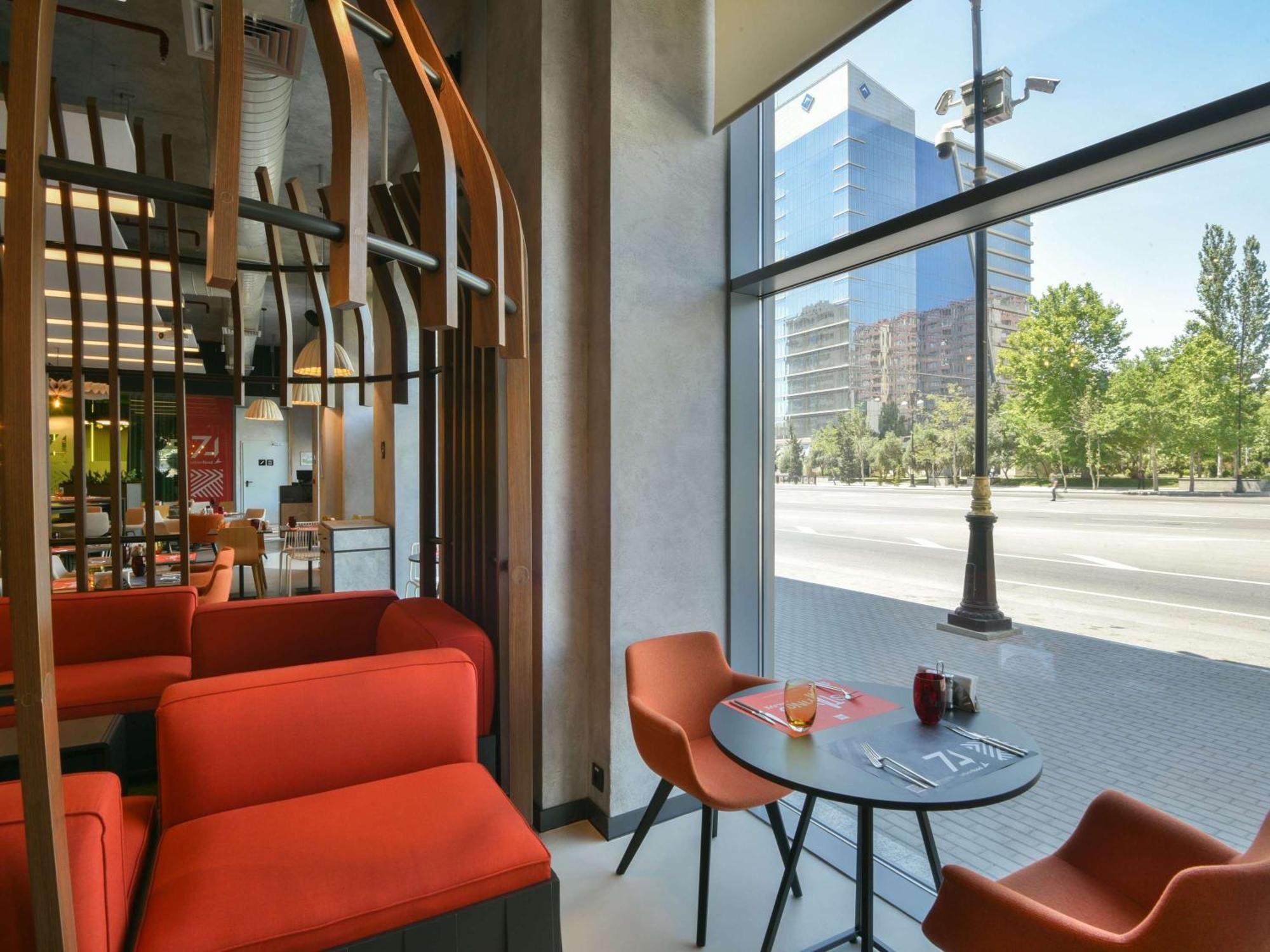 Ibis Baku City Esterno foto