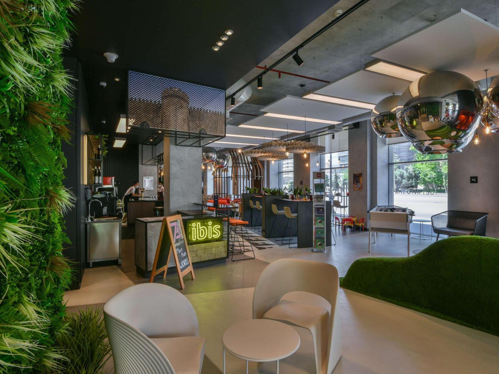Ibis Baku City Esterno foto